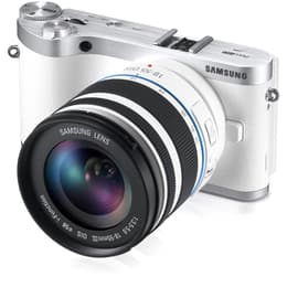 Spiegelreflexkamera NX1000 - Weiß + Samsung Samsung Lens 18-55 mm f/3.5-5.6 OIS III + Samsung Lens 50-200 mm f/4-5.6 ED OIS II f/3.5-5.6 + f/4-5.6