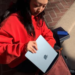 MacBook Air 13" (2025) - Apple M4 mit 10‑Core CPU und 8-core GPU - 16GB RAM - SSD 256GB - QWERTZ - Deutsch